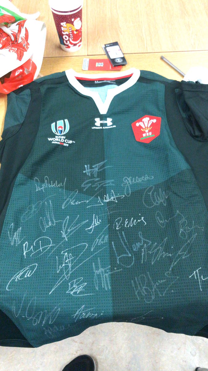 Thank you @adambeard7 for sorting this signed #RugbyWorldCup19 signed top for our charity event tomorrow in aid of #PancreaticCancer 
Thanks again