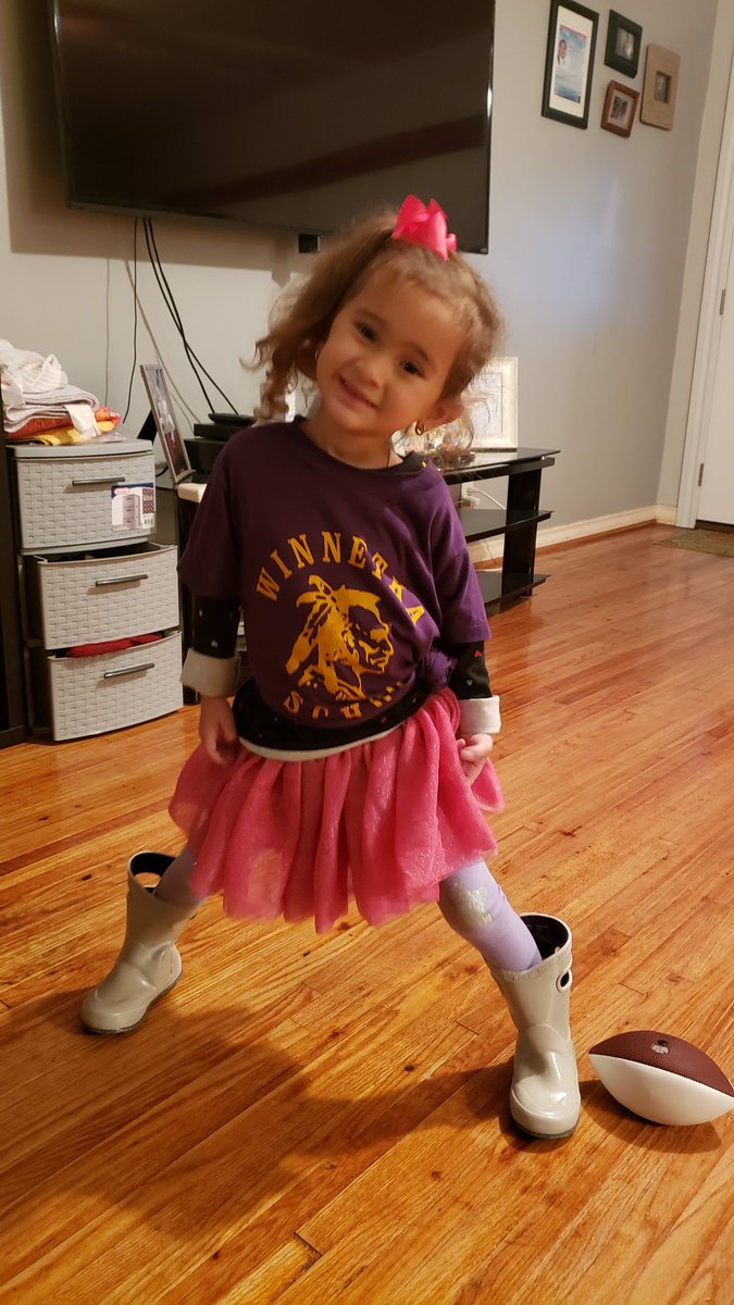 GreinerAcademy's tweet photo. @WinnetkaDISD This PreK-3 darling is ready to celebrate the 80's for Winnetka's 80th Anniversary!! She's wearing mommy's shirt from 1982! @MRamirezDISD @MolinaSunset @DallasISDMedia https://t.co/eboQxBcZCX