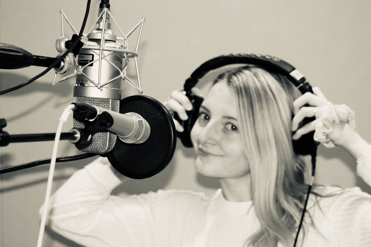 caitygyorgy's tweet photo. I had the pleasure of recording on @HumberMusic ‘s Neumann M149 and my own personal KMS 105 for my 10tet recoding session. Thank you for making such beautiful microphones @NeumannBerlin !!! #recordingartist   #humberblitz #liftwhenifeellikeit https://t.co/y3nfFKTMyJ