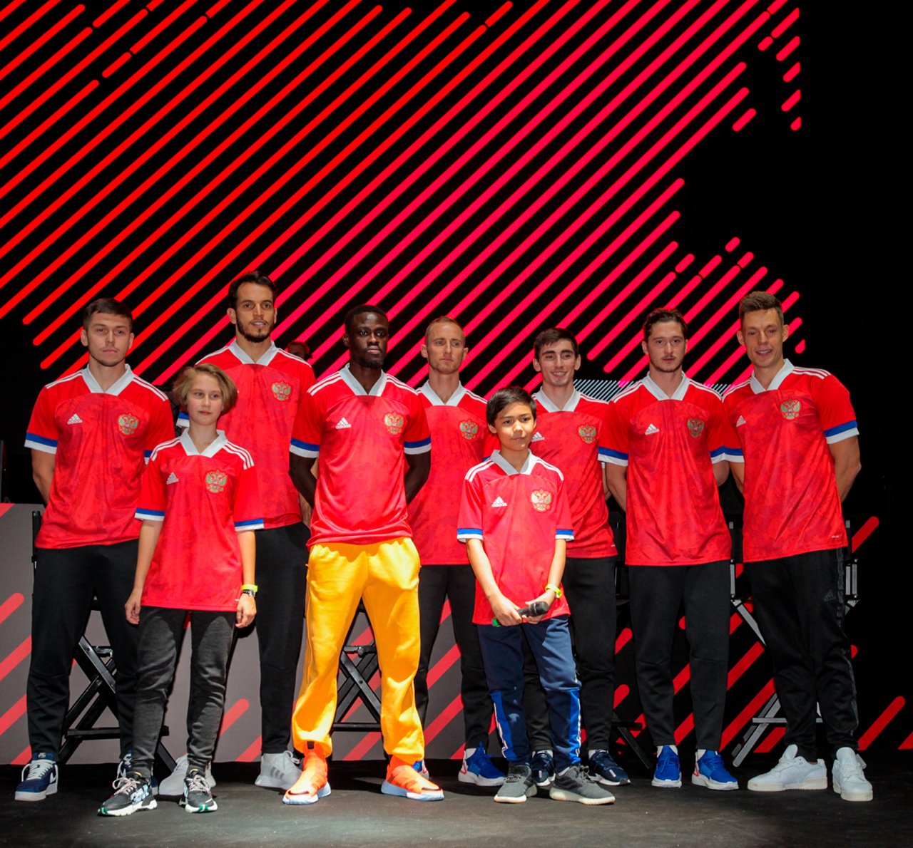 EIyStBqWkAA494W?format=jpg&name=large