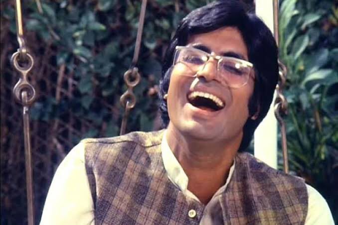 FilmyTapan's tweet image. Sir @SrBachchan Aaj Aapne Chupke-chupke Hindi filmon mein 50 saal poore kiye. My fav films of yours are that of HrishiDa😇. Aapki har film humein bahut Anand deti hain😊, apke performances Bemisal hain👌🏻aur humein aap pe bada Abhiman hai😎. Best wishes🙏🏻 #50YearsofBachchan