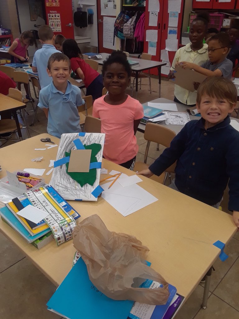 becky_teske's tweet photo. Great morning watching Ss at SES begin their day of Science learning with content integration! Building knowledge, real world application, and making thinking visible- loved it! #energyforms #forceandmotion #STEMlearning @sdircci @Lhartses https://t.co/vdOL2xp2EN