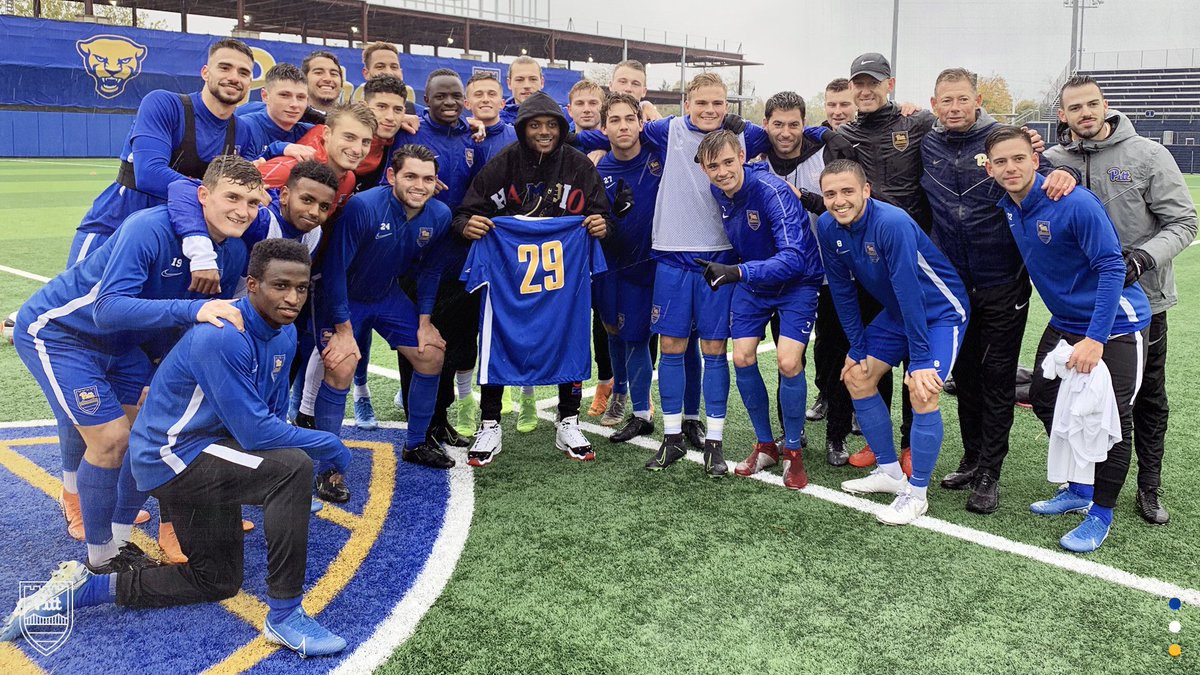 Pitt_MSOC's tweet image. Honored to have Leandro Fernandes of @juventusfcen and @OnsOranje stop by training this morning! He delivered a great message to the team as they enter the @ACCMSoccer Tournament this weekend.

Best wishes to him for a speedy recovery!

#H2P