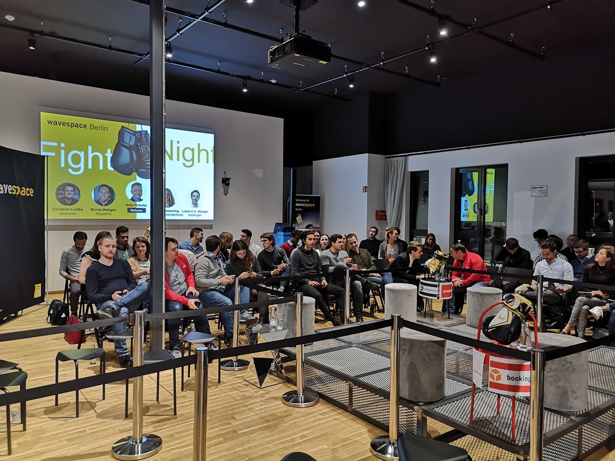 etv_startuphub's tweet photo. ⚡Kick Off! We're ready for the Fight Night - 'What's Best for Startups?' here at #wavespaceBerlin. Let's gooooo!
@bookingkit @lukashempel @etventure @ChrisMichNicht
#wavespaceFightNight https://t.co/KNJ2uE9Z6N