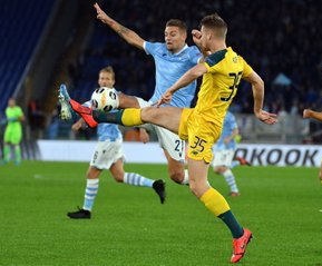 SportsCenterBR's tweet photo. Virada e classificação! Celtic vence a Lazio com gol no último minuto na Europa League

👉 https://t.co/m4b5EVA62d https://t.co/4PbJ5ByVFp