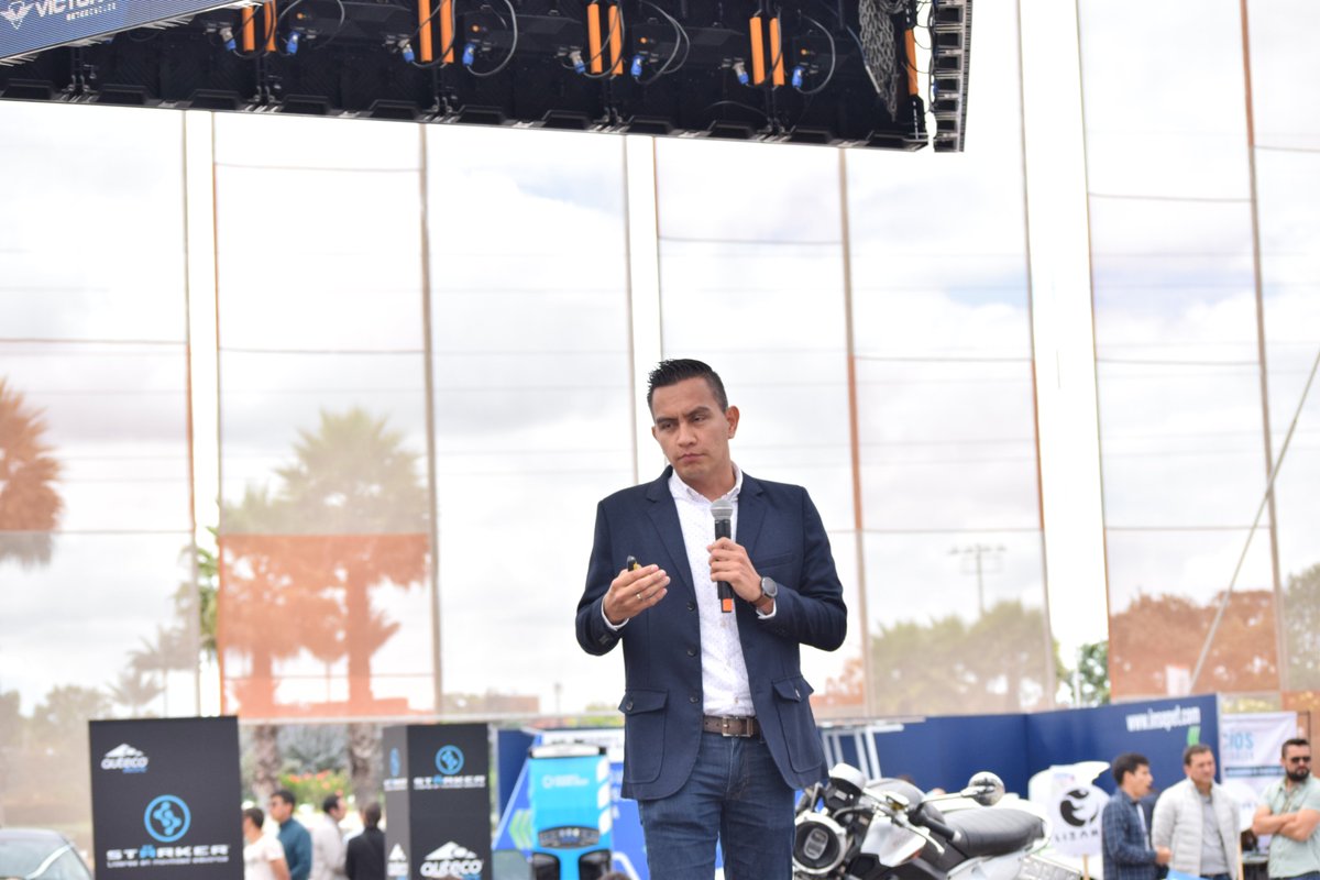"Se han vendido más de 8000 vehículos eléctricos de este tipo, lo que se pretende es que no sean solo para ciudades grandes, sino que sean asequibles para todos los lugares del país, Iván Darío García, Gerente Asuntos Públicos de <a href="/AutecoMotos/">Auteco Motocicletas</a>.  #WECMobility