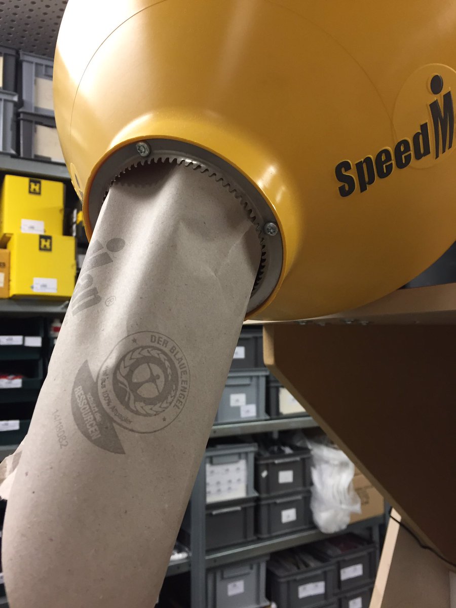 Die Umwelt ist uns wichtig! Für den Versand unserer Onlinebestellungen benutzen wir, wenn möglich, gebrauchte Kartons, überwiegend Füllmaterial aus 100% Recycling Papier und seit heute Papierklebeband mit Naturkautschuk-Kleber. Ein kleiner Beitrag, aber immerhin...