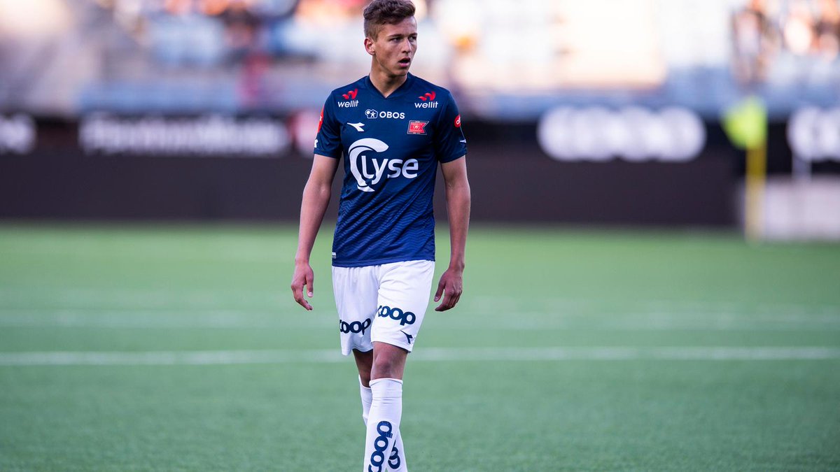 Thomas Pereira was a hero for Norwegian side Viking during his career in Norway, he now coaches the second of the club. Therefore he can see first hand that his son, Adrian, has been given his chance for the first team. Had his first assist in the Norwegian top flight this season