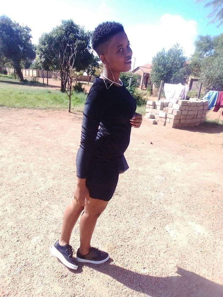 SAPoliceService's tweet image. RT #sapsMP Police in Kwamhlanga request the community to assist in locating #missing 18yr-old Patricia Sihlangu who went missing on 19/10 around Phola Park. Anyone with info can contact WO Lukas Mampho on 079 572 2512/082 923 1974 or #CrimeStop. ML
saps.gov.za/newsroom/msspe…
