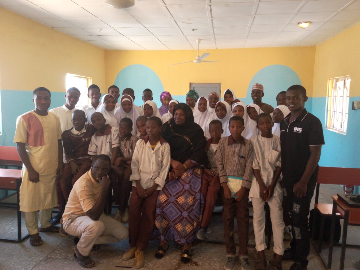 Ser_Emmie's tweet photo. First week, Classroom Engagement with Rukayya Bayero School. It was successful. All thanks t o God.
#techquestcamp #devfest #techquest https://t.co/TOkVMhme16