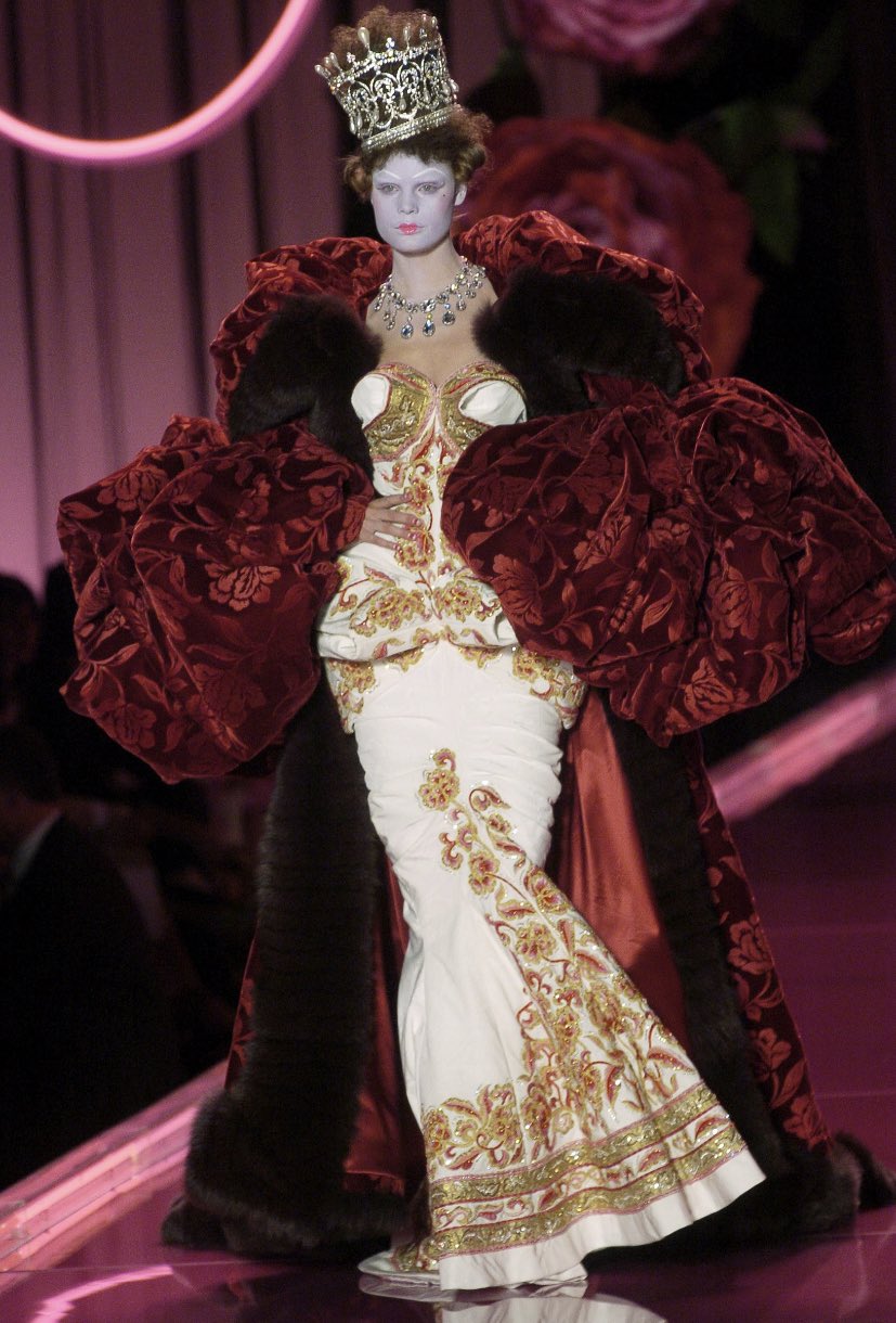 Dior 2004 haute couture sales