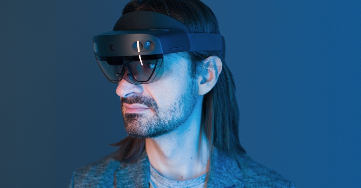 marcusanz's tweet image. Microsoft @HoloLens 2 is finally shipping! This is the day the #SpatialComputing community been waiting for. Available in US, France, Germany, Ireland, NZ, Australia, and the UK, and priced at $3500. The future of #AugmentedReality looks bright! news.microsoft.com/innovation-sto…