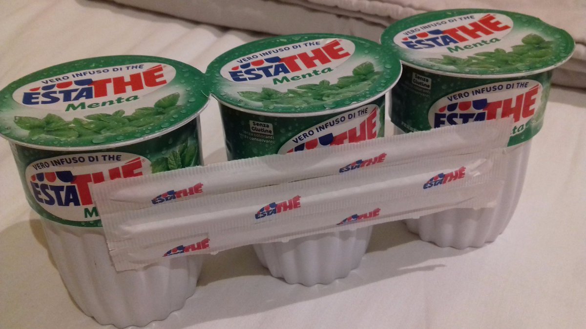 SisiCloe's tweet photo. Another bizarre food item, this time its a drink
#WasIsDas #NaniTheFuck https://t.co/JIbFWUpls2