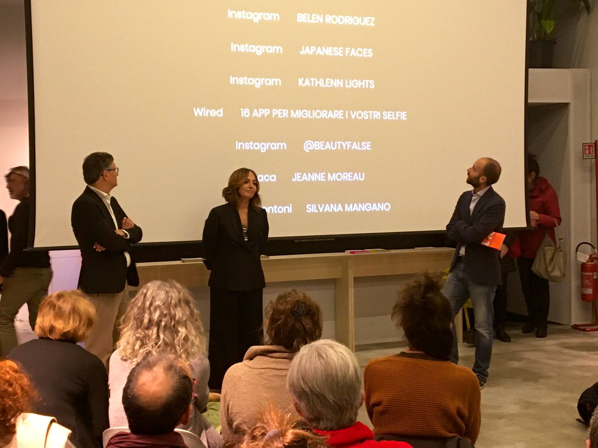 voltomanifesto's tweet photo. "Cosa significa effetivamente rendere il #volto un patrimonio per l'umanità?" È la prima domanda di Filippo Maria Battaglia a Lorella Zanardo (@corpodelledonne) dopo la prima proiezione del suo nuovo video #voltomanifesto https://t.co/IDwi0L7ycl