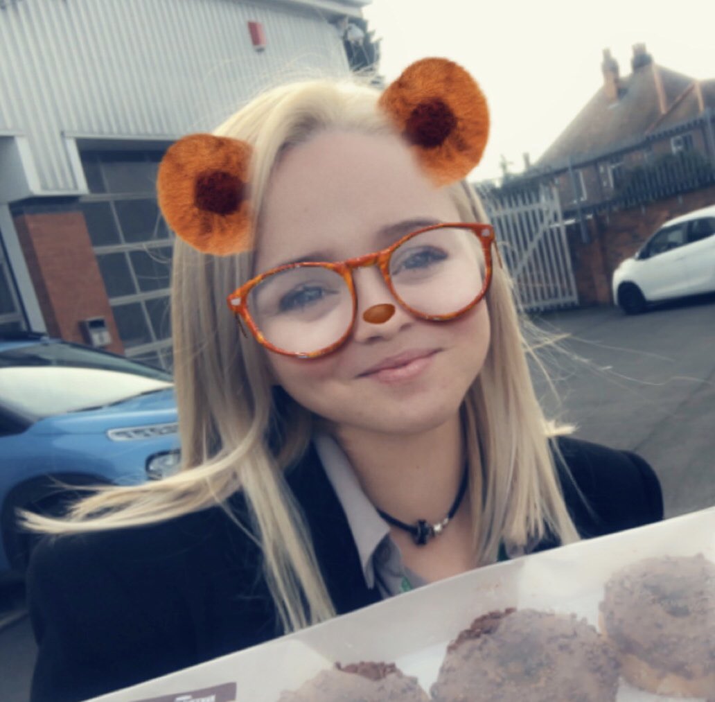 Holly Shaw tweet media