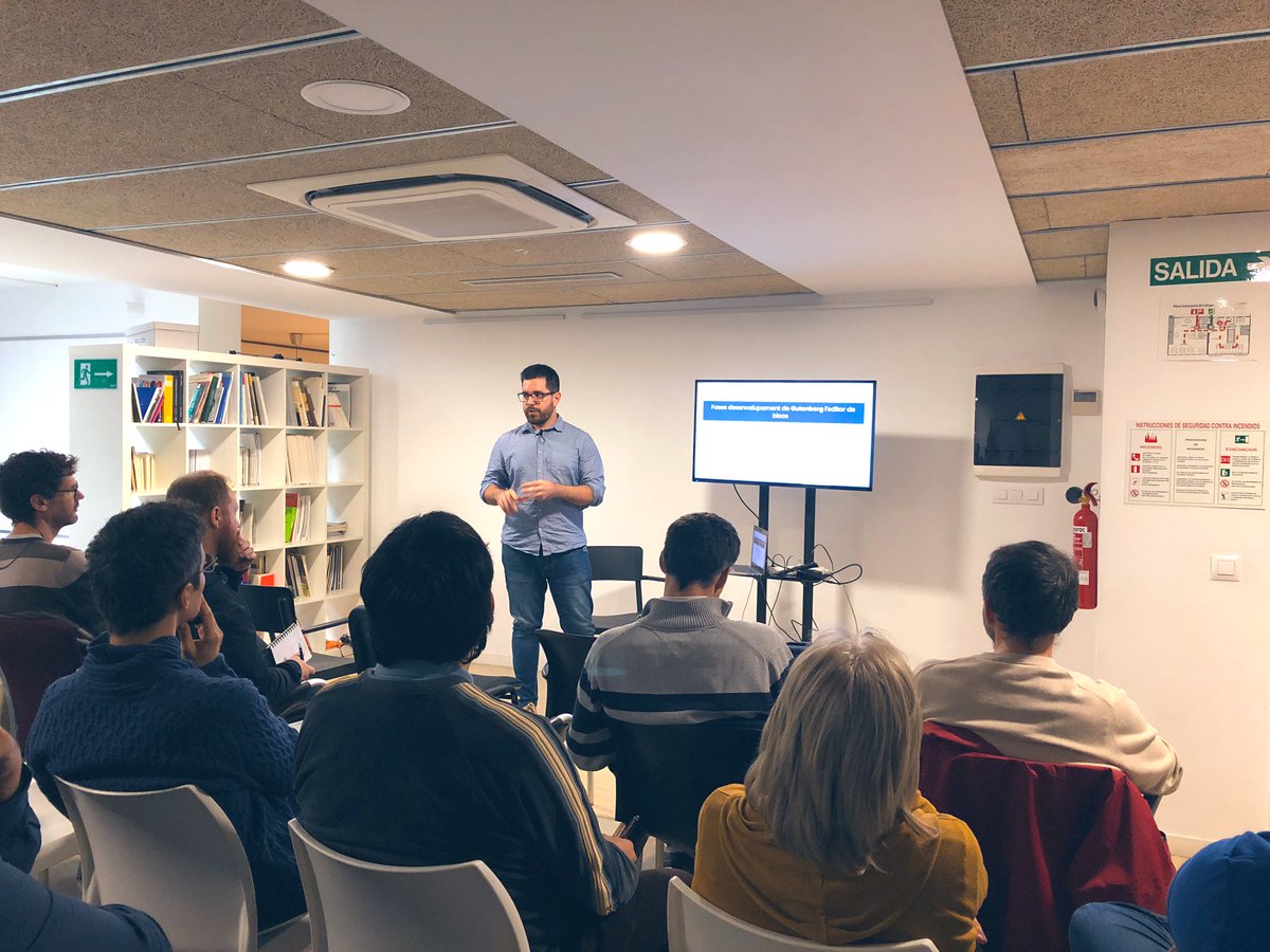 Plou? 🌧 No problem! Aquí estem a Girona gaudint de la #WPgirona amb en <a href="/Joan_Artes/">Joan Artés</a> que ens il.lumina sobre el potencial de #Gutenberg per les nostres web i webs de clients 🔥Gràcies als col.laboradors <a href="/CoEspai/">CoEspai Coworking & Hub Creatiu</a> <a href="/DigitalsGirona/">Digitals Girona</a> i <a href="/JavierCasares/">Javier Casares</a> 📹 (aviat a <a href="/WordPressTV/">WordPressTV</a> )
