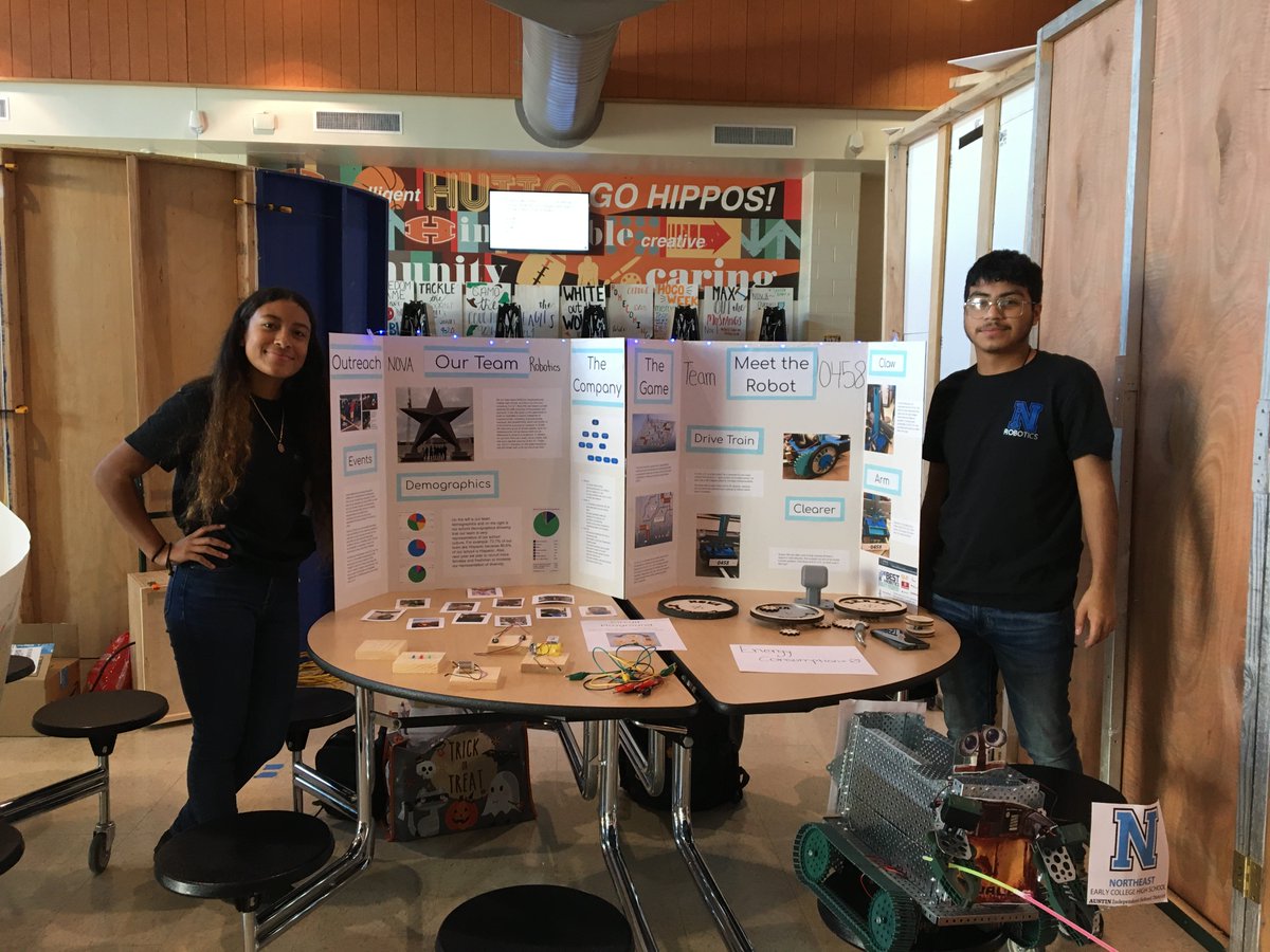 UTeachMaker's tweet image. Today for #ThrowbackThursday we have our very own #MakerFellow Arami Rosales leading a robotics team for her high school! They had lots of fun competing and won most photogenic robot!! We are so proud of Arami and her applying #Maker skills in her school! #Robotics #UTeachMaker
