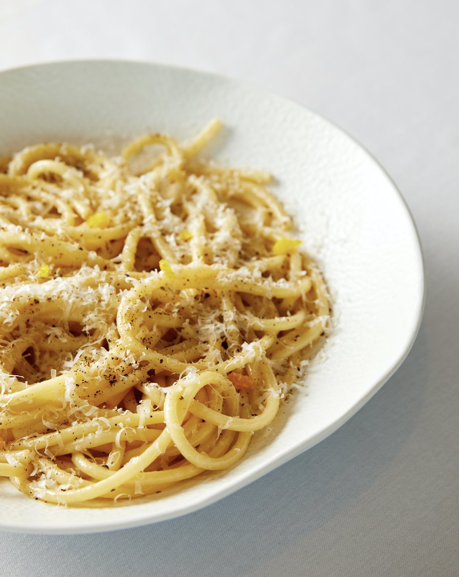 Bar SixtyFive is one of the best places in NYC to appreciate the fall season. As the cool weather sweeps in, chef Mathew Woolf also brings new dishes to the menu - from bucatini cacio e pepe to venison carpaccio. Read more here: bit.ly/32tGm3A