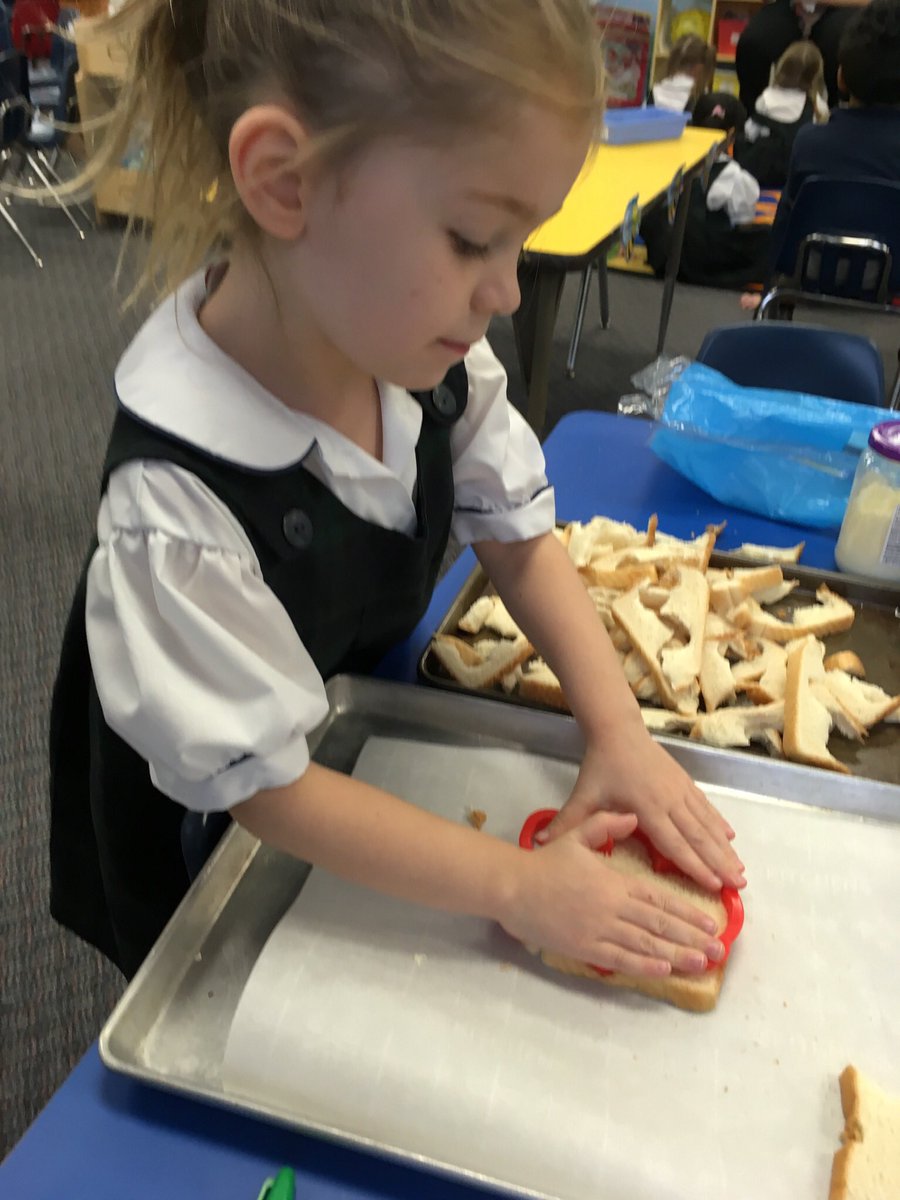AcademyPreK's tweet photo. “B” week concluded with the Pre Primary chefs  making bear bread and making their own butter.  @ash1818 https://t.co/hq4zINk4Ah