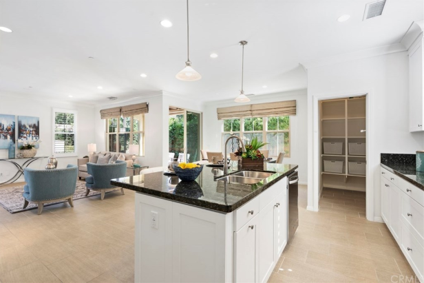 GetFeello's tweet photo. This week's #HomeOfTheWeek is using the open concept perfectly! Not every house can pull off having such open yet inviting spaces. 80 Scented Violet Irvine, CA 92620 #househunting #OChomes https://t.co/BdZKla1lH6