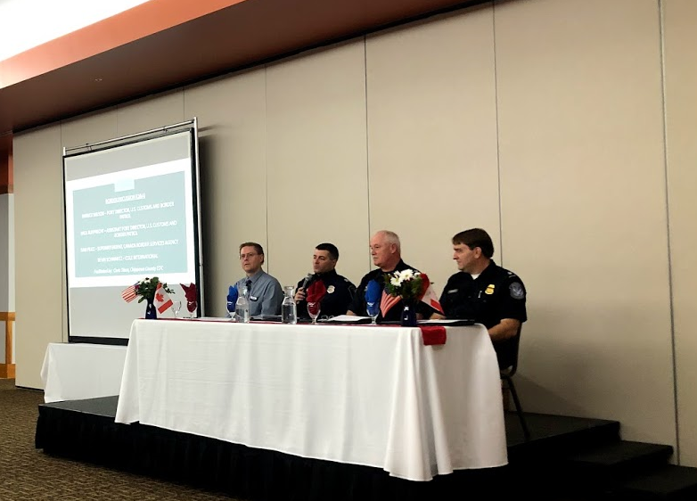 coleintl's tweet photo. Business Beyond Borders was recently held to bring trade stakeholders together in an effort to help companies in the Twin Saults to do business internationally. Our Sault Ste. Marie Customs Branch Manager, Kevin Schwantz, represented Cole International. #LearnwithCole https://t.co/J4dvsJ2nSO