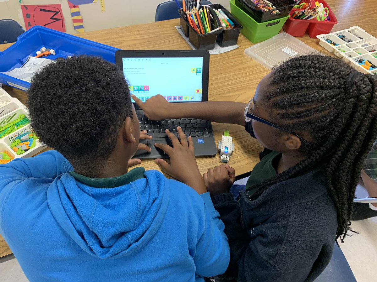 emmert_gators's tweet photo. Thank you @DonorsChoose and @Chevron @FuelYourSchool for funding our @LEGO_Education WeDo 2.0 Robotics kits! Perfect hands-on learning for these future computer programmers, designers, and engineers. #WildAboutGilliard #LearningLeading @gilliard_gators @faithlucy1 @MCPSSGiftedEd https://t.co/XchKaQnKf3