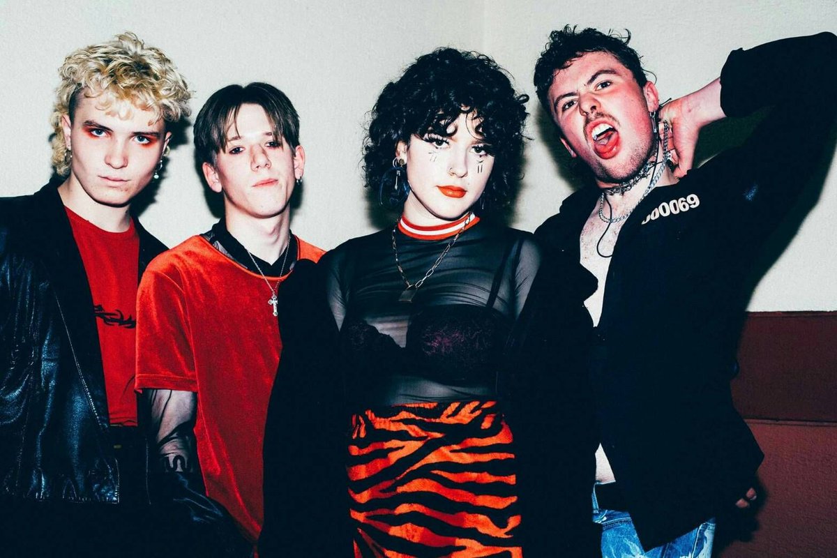 Who TF are <a href="/glossiiofficial/">Glossii</a>?

We caught up with post-punk provocateurs Glossii and had a chat about everything from their wide range of influences, chaotic live shows and everything in between

bit.ly/2JXgVRA