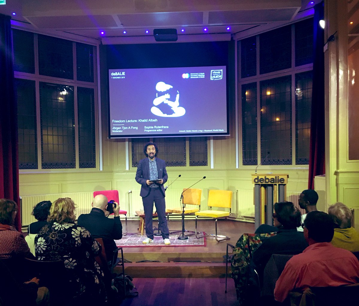 sophierutnfrns's tweet image. Full house for Sudanese political cartoonist and artist Khalid Albaih @DeBalie thanks to @vfondsvrede and Stichting Democratie en Media #freedomlecture
