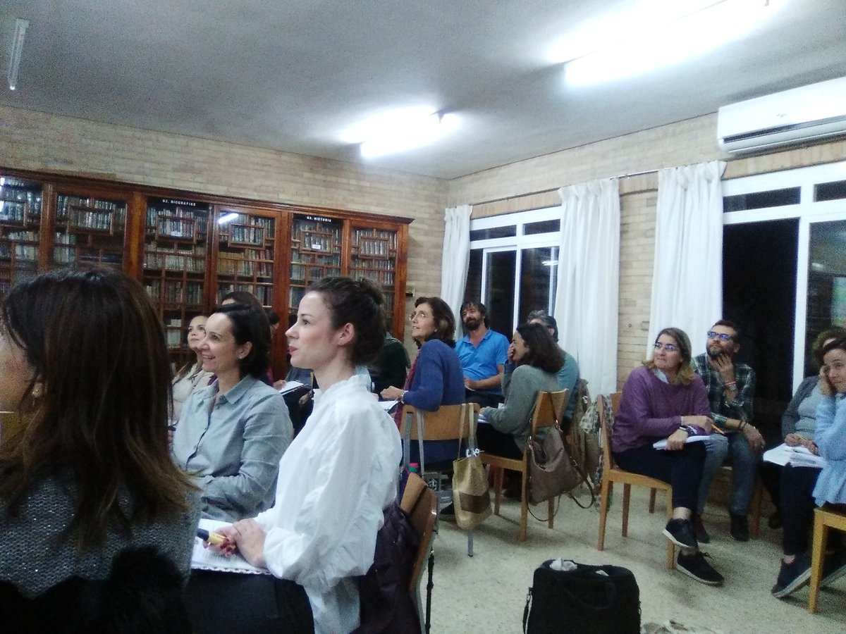 Formación en equipos cooperativos de la mano de Francisco Zariquiey

El claustro del colegio aprende y experimenta que todo acto de aprendizaje comienza y se potencia en sociedad.
#LibresParaAmarYSoñar