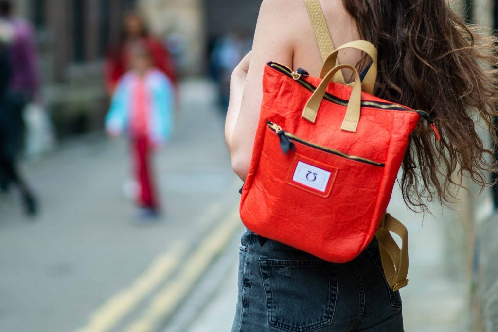 The Original Satchel Store ditches leather for pineapples and goes 100% vegan veganfoodandliving.com/the-original-s…