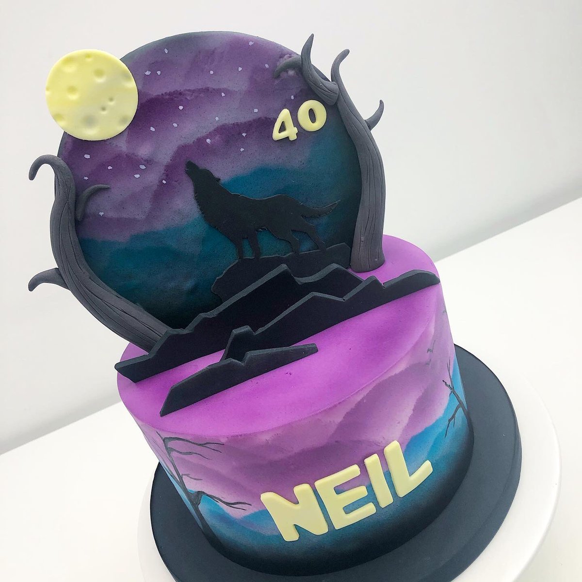 AdamAbiCakes's tweet photo. Howl at the moon 🌖 🐺🌙
Happy 40th Birthday Neil! 🎂🎁🎉
@Emilym2611
#cake #cakes #birthdaycakes #celebrationcakes #wolf #wolves #wolfcake #howlatthemoon #sthelens #liverpool #manchester #cheshire #warrington #moon #mooncake #40thcake #40thbirthday https://t.co/UvHMzmMXg3