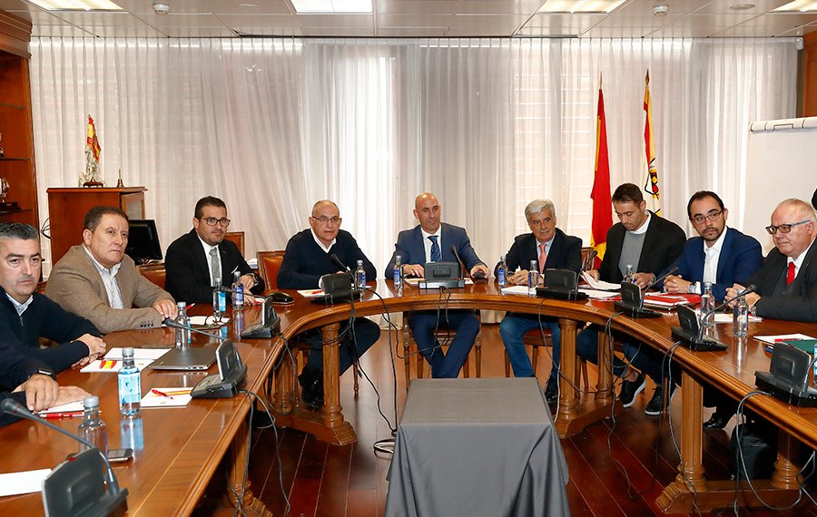 Elegidos los clubes que integrarán la Subcomisión de Primera y Segunda División de Fútbol Sala

Barça, Movistar Inter, Jaén Paraíso Interior F.S., Servigroup Peñíscola F.S., Soliss F.S. Talavera, Mengíbar F.S. y Móstoles F.S han sido elegidos hoy

#lnfs #futsal #sport