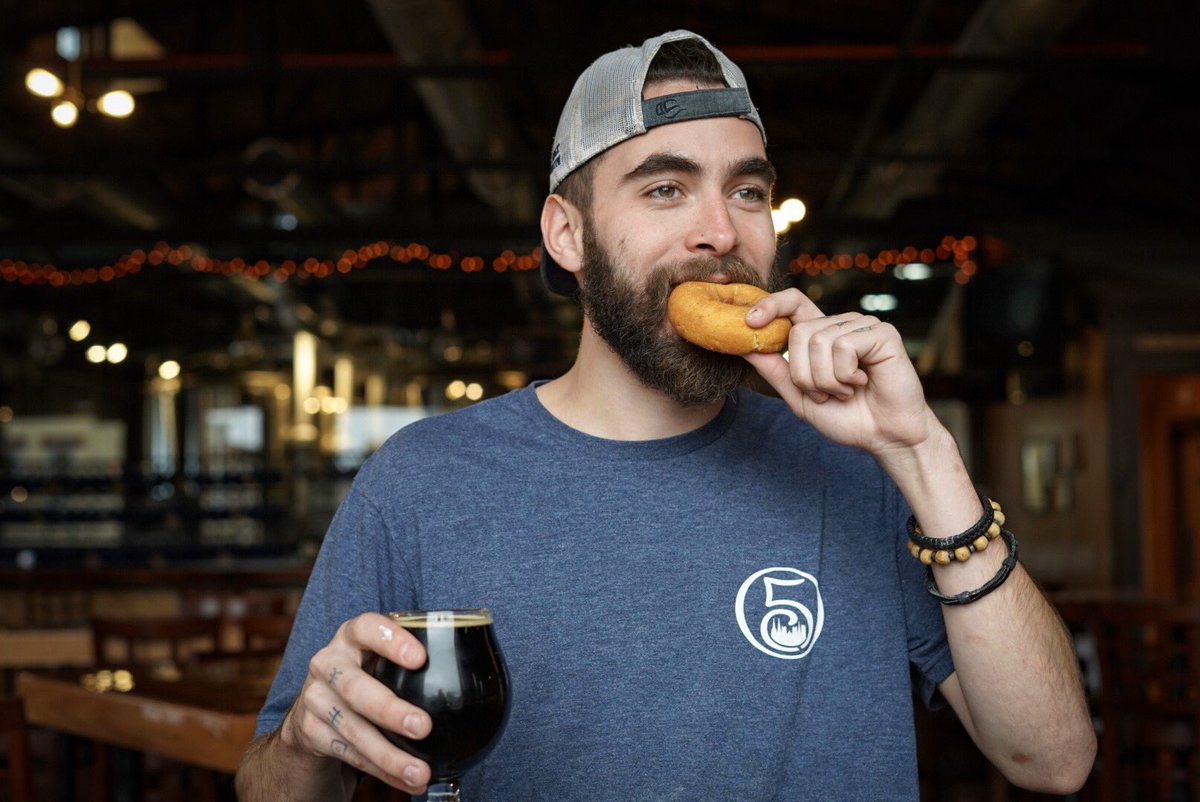 That feeling you get eating a donut &amp; drinking a chocolate flavored donut #stout 😍 #InternationalStoutDay  small batch cask bri tapped at 3pm today with our friends from #RebelDogCoffee