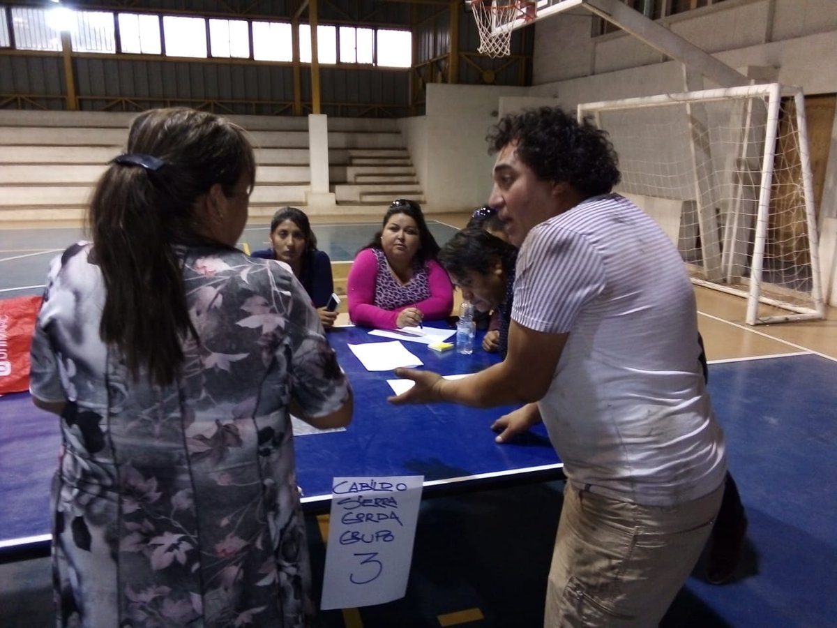 pereira_marce's tweet photo. Está tarde se desarrolla el #Cabildo #Abierto de los vecinos de #SierraGorda un espacio para analizar la situación del país y manifestar sus inquietudes como ciudadanos de este país.  @JoseGuerrero_sg @MuniSierraGorda @PasasAlrock @RonMunozPerez https://t.co/caYdTncCxN