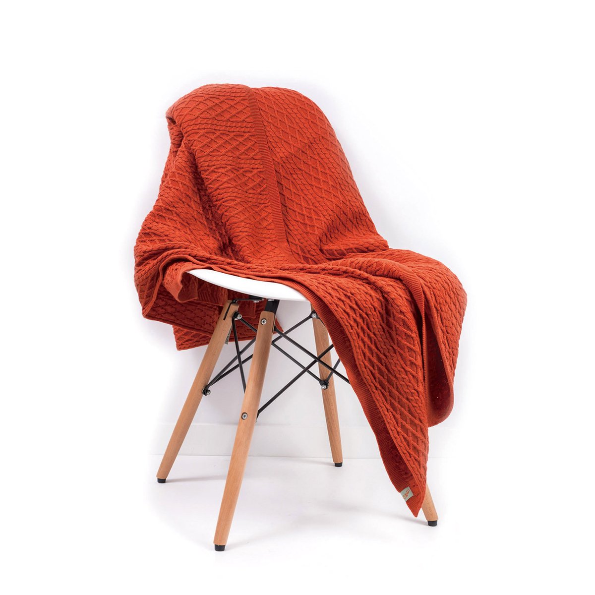 ottoandspike's tweet photo. Wool blankets are among the most durable and desirable of all bedding. They’re soft and warm, and are very difficult to stain or damage. Wool blankets are also very easy to care for and you don’t need to wash them often. https://t.co/cEmWjJJ3TN