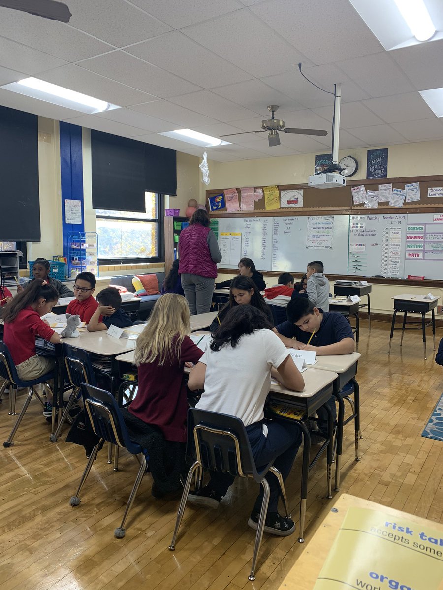 MrsVincent11's tweet photo. Love being a part of Junior Achievement! The kids LOVE the activity and my person is the BEST!! @IrvingElementa1  #JA #IrvingShines #CastleberryTwitterChallenge #MakingConnections https://t.co/EuBTEUZaPd
