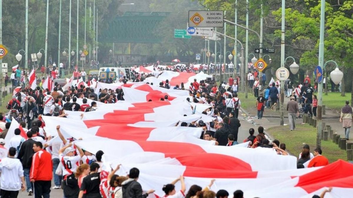 BandaRoja_'s tweet image. El padre de todos los hilos.
A continuación voy a señalar todos los hilos que fui realizando en este tiempo sobre diversos hitos en la historia de River.
