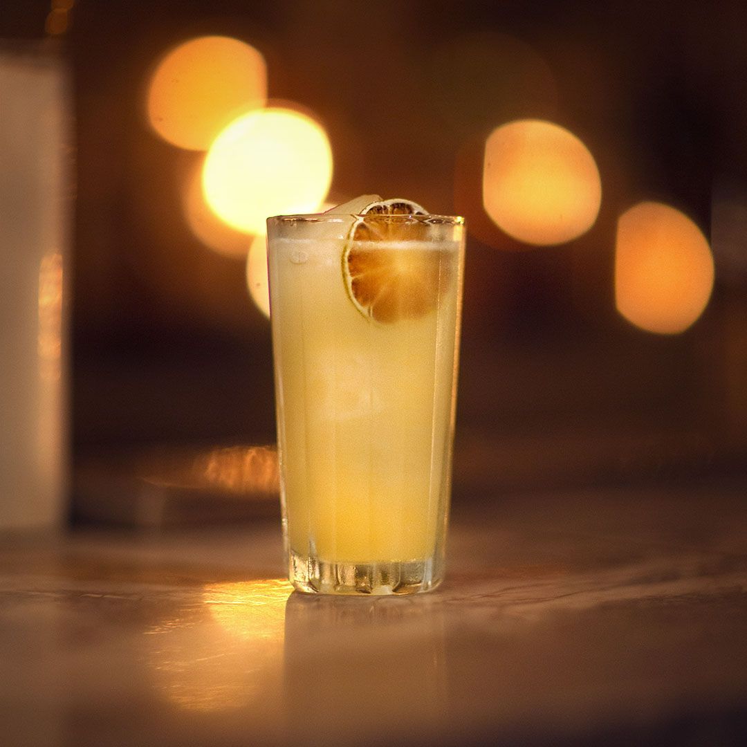 The snow has started. Cosy up with a cocktail in our beautiful speakeasy bar ❄️🍹

#toronto #yyz #torontodrinks #drinks #cocktail #speakeasy #bar #torontobar #snow