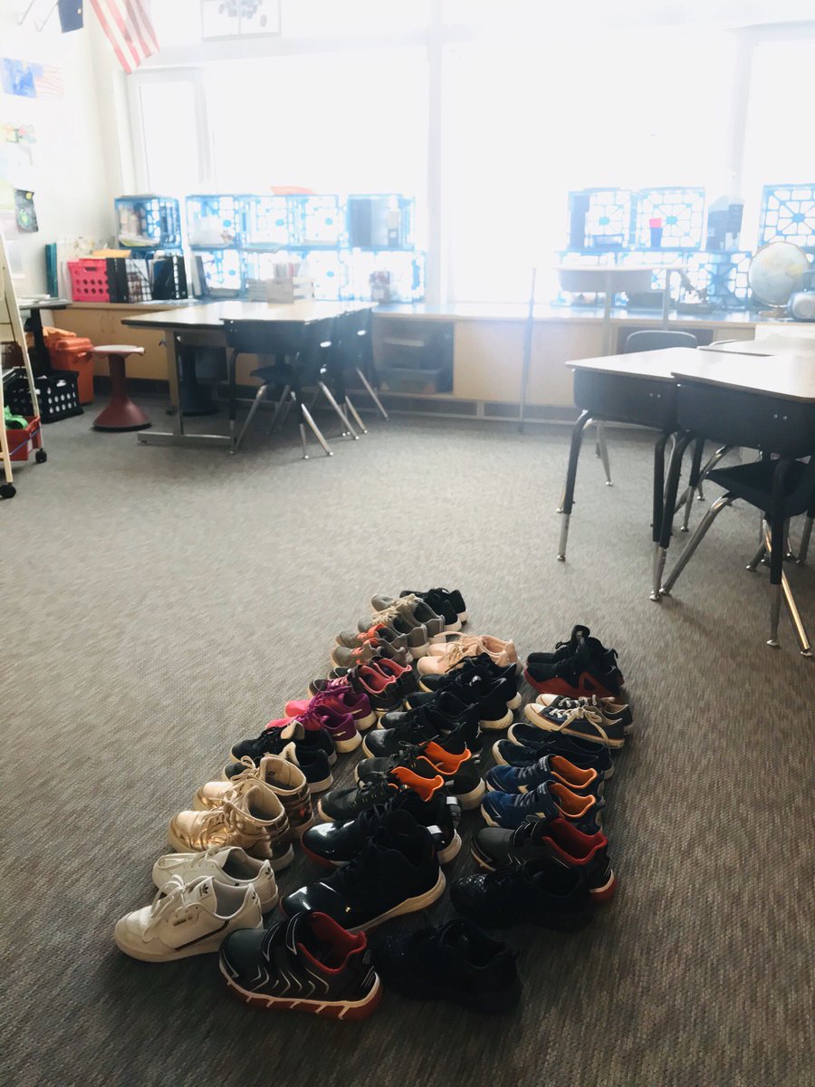 maxine_dibert's tweet image. #snowday #thirdgrade #fnsbsd all shoes off snow boots on!!!