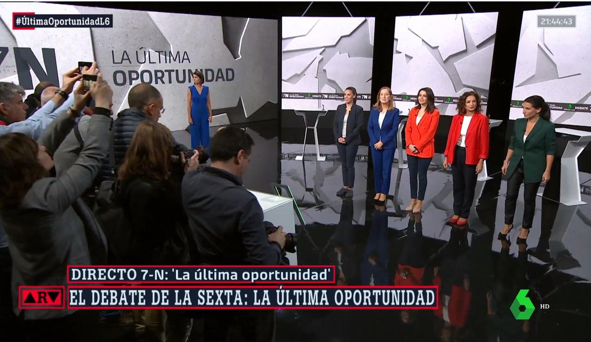 laSextaTV's tweet photo. ▶ LA FOTO. Las cinco candidatas están ya en el plató de la #ÚltimaOportunidadL6 junto a la periodista que moderará el debate. Lo contamos en DIRECTO. ▶ https://t.co/gxJYw5XINz https://t.co/34yPDuBj03