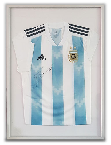 cataskywalk's tweet photo. La Fundación @Yeahorg está subastando camisetas firmadas por Messi, y jugadores de River Plate y del Club Atlético Boca Juniors para su campaña #ChacoExiste. Ayudanos a difundir, necesitamos gasoil para llevar comida a los chicos del norte!
https://t.co/R9q1JxxuTC
#Solidaridad https://t.co/e1p0mgoHE0
