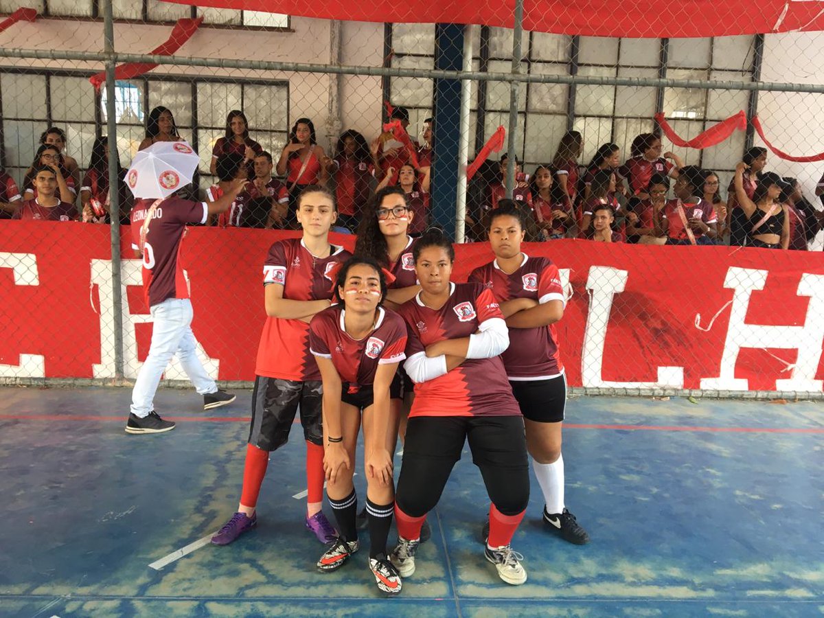 CentralPPM's tweet photo. Quinta feira né, dia de relembrar...
A uma semana atrás, nossas meninas se consagraram como campeãs do futsal feminino, algo que todos esperavam 🤭🤭🤫 O trem do galo passou por cima de pav na semifinal 3x1 (2 gols Giovanna e 1 Carol)  e dança na final (3 Giovanna e 1 Carol) 🏆💯 https://t.co/Tsl12gvgWQ