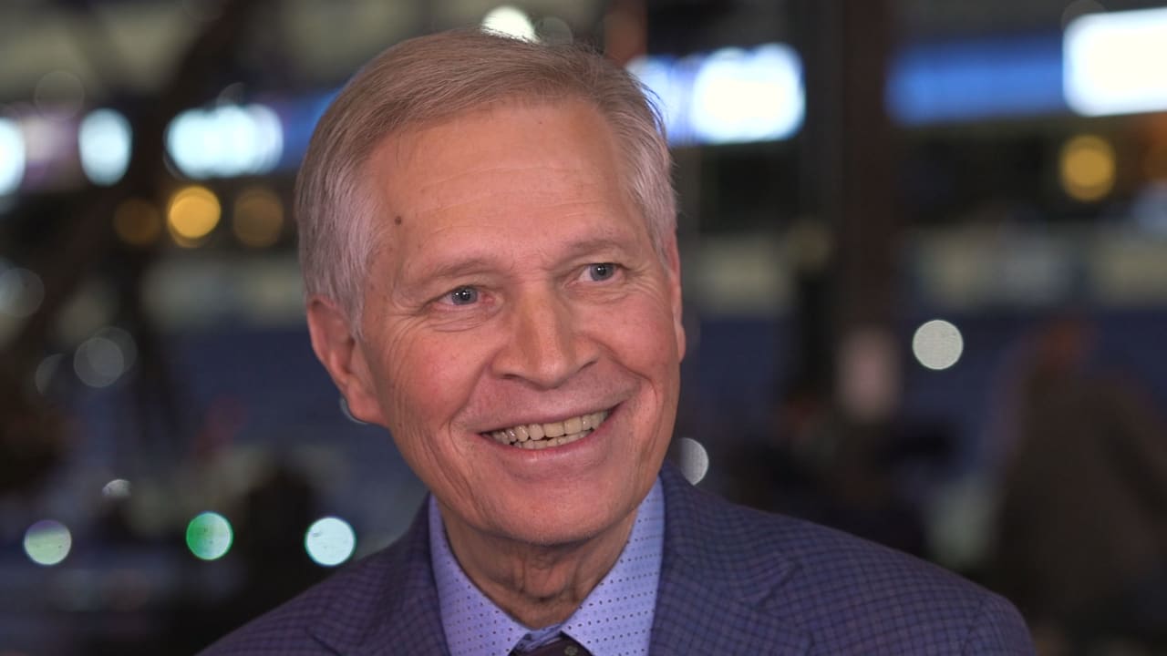 Happy 68th birthday to long-time ESPN NFL insider Chris Mortensen.  A throat cancer survivor. 