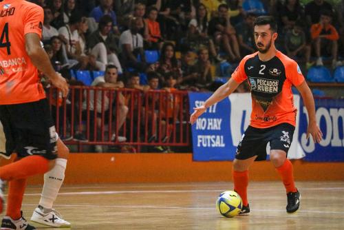 El Burela tras el triunfo conseguido en Vista Alegre, viaja sin complejos para visitar en Palau y plantar cara al campeón

<a href="/joselitofm10/">joselito</a> "Vamos a una cancha complicada, es uno de los mejores equipos del mundo, con los mejores jugadores, pero esta victoria nos dio confianza"