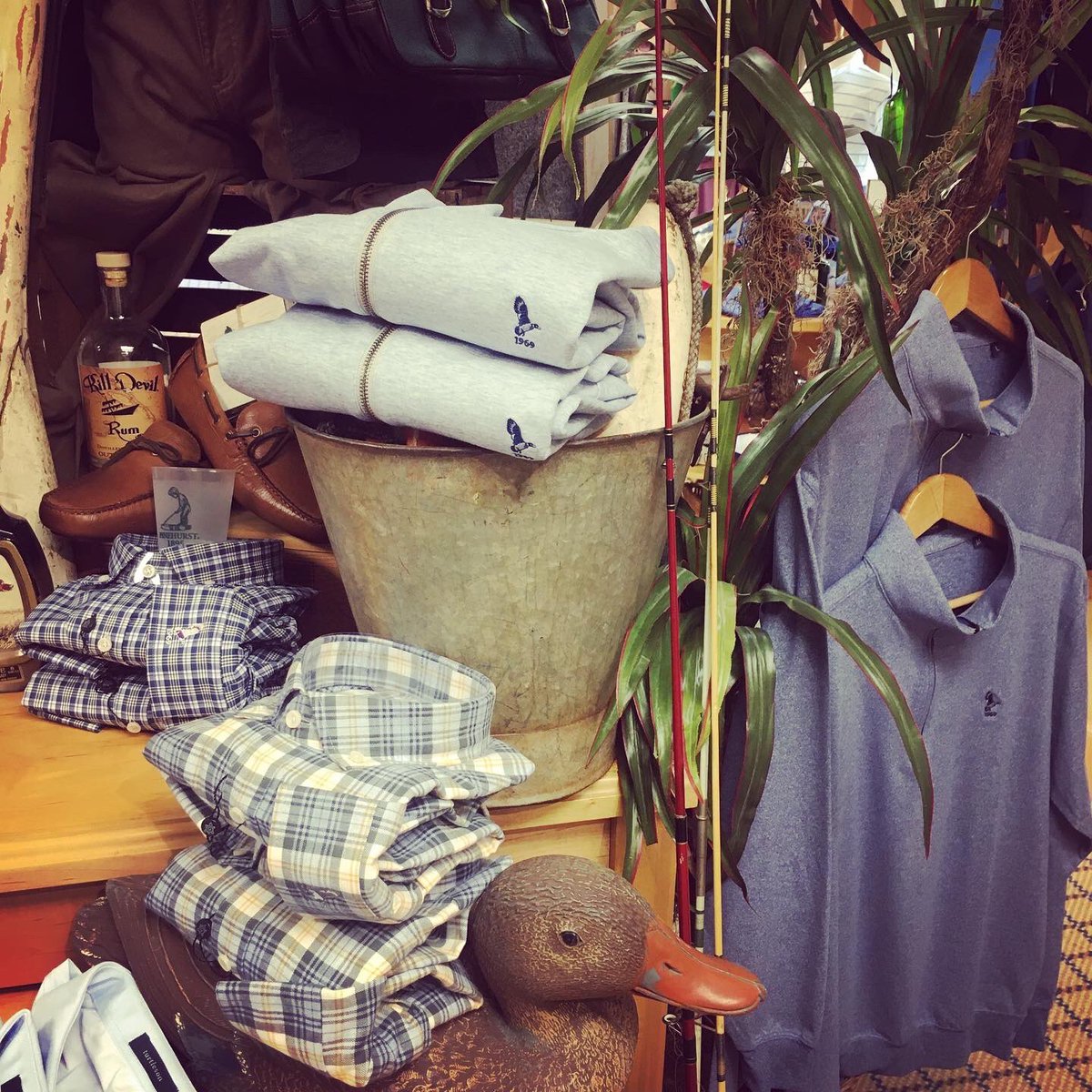 aaronpalen's tweet photo. Fall @TurtlesonTour just arrived in time for the cooler temperatures.  Come check out this awesome line of casual men’s wear. #bestgolfshopintheobx #bestmensstoreintheobx #duckwoodscountryclub https://t.co/bni3R87Ami