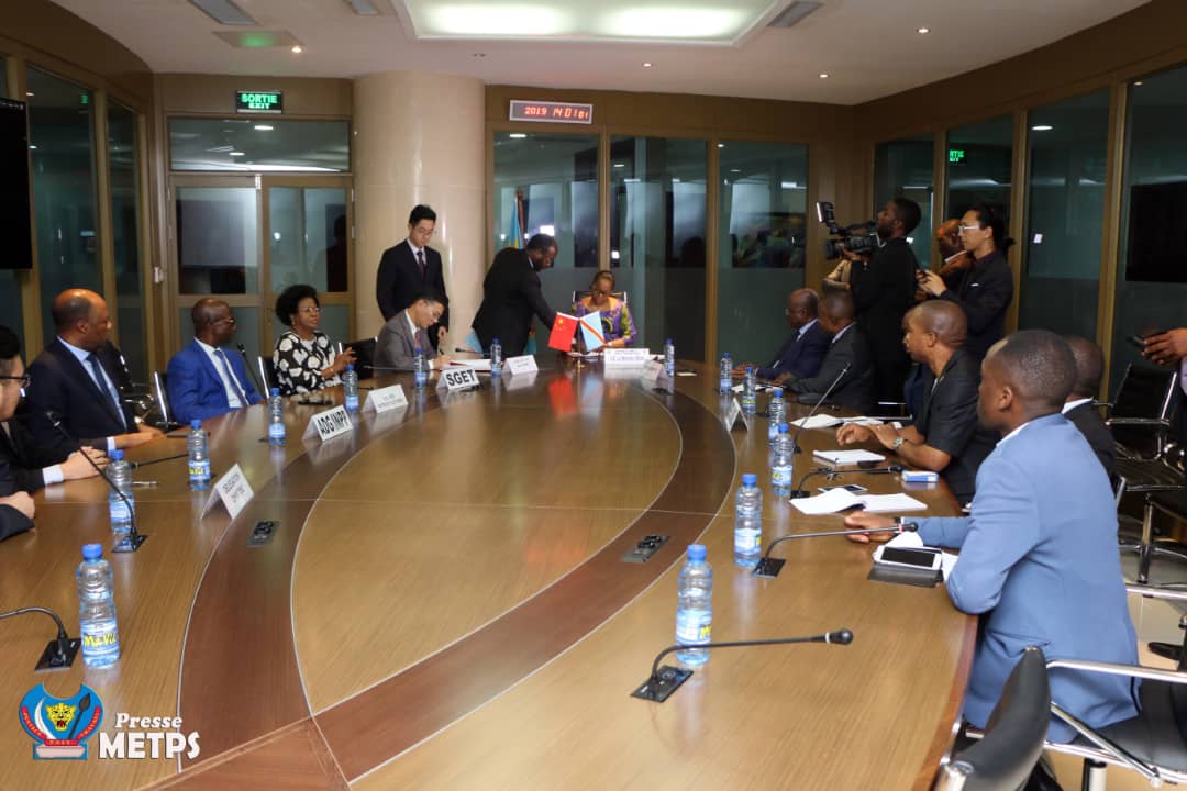 NeneNkulu's tweet image. Bientôt les jeunes de la province du LUALABA vont être formés en Mécanique générale,coupe et couture,Électronique,Électricité grâce à la construction d'un nouveau centre de formation professionnelle de l'INPP à KOLWEZI.Ce bâtiment sera le fruit de la coopération Sino-congolaise.