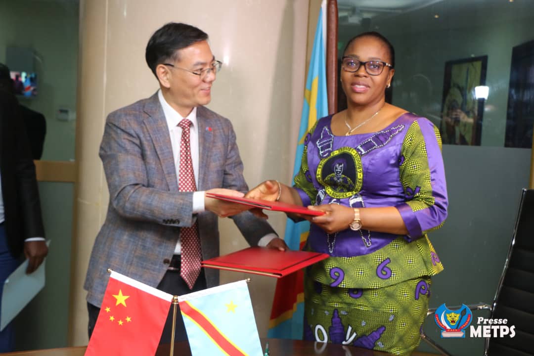 NeneNkulu's tweet image. Bientôt les jeunes de la province du LUALABA vont être formés en Mécanique générale,coupe et couture,Électronique,Électricité grâce à la construction d'un nouveau centre de formation professionnelle de l'INPP à KOLWEZI.Ce bâtiment sera le fruit de la coopération Sino-congolaise.