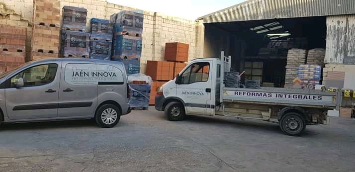 JaenInnova's tweet image. Siempre al servicio del cliente! #obras #reformas