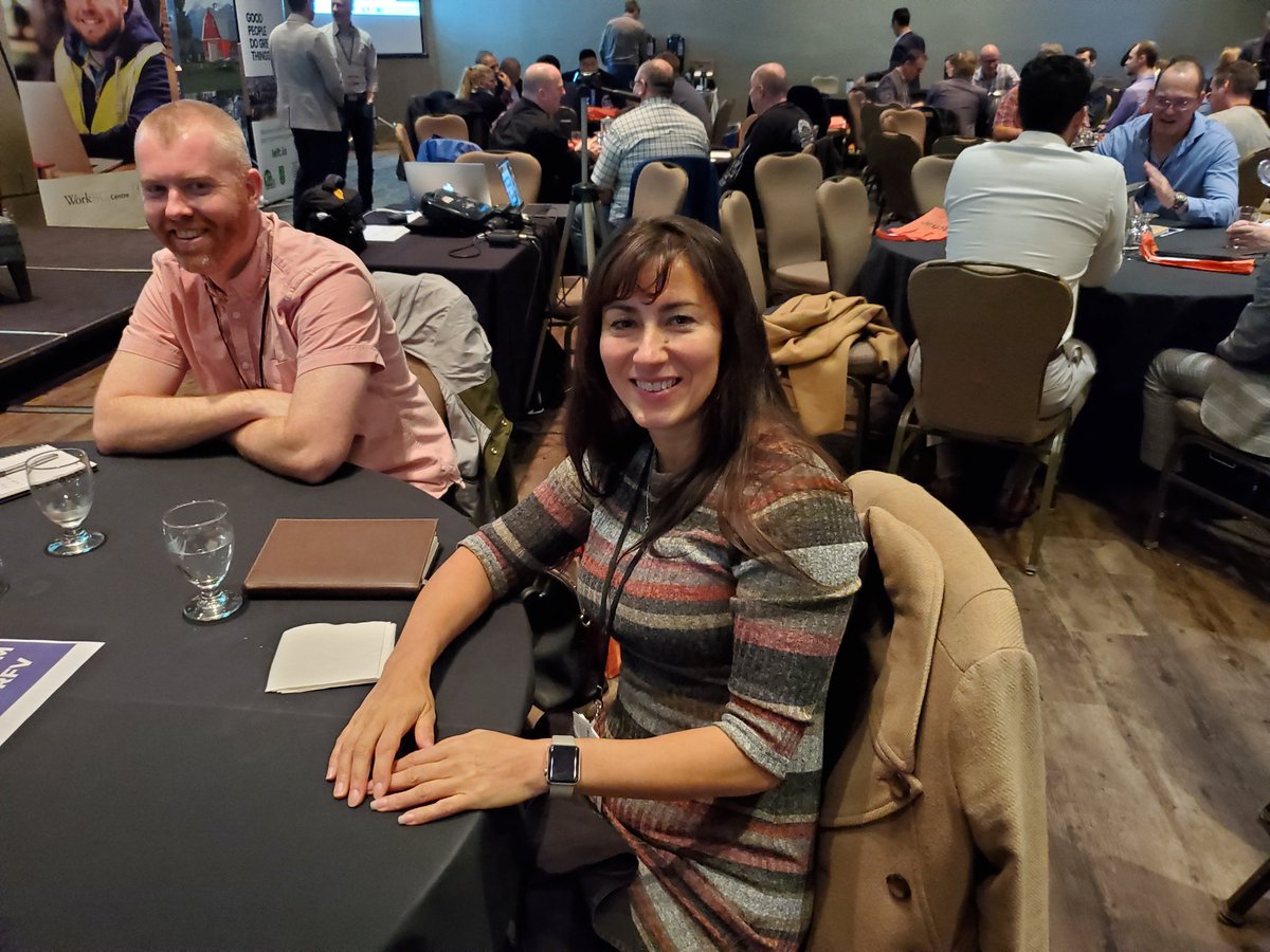 DarrellEllens's tweet image. #FVTechForum #WomenInTech These ladies are part of great things to come. The FraserValley Tech Forum is bringing all the local communities together. @XLRatorFV #startup #Entrepreneurs @ArleneDickinson Entrepreneurship is a live and well in B.C.  Proud to be #Canadian.