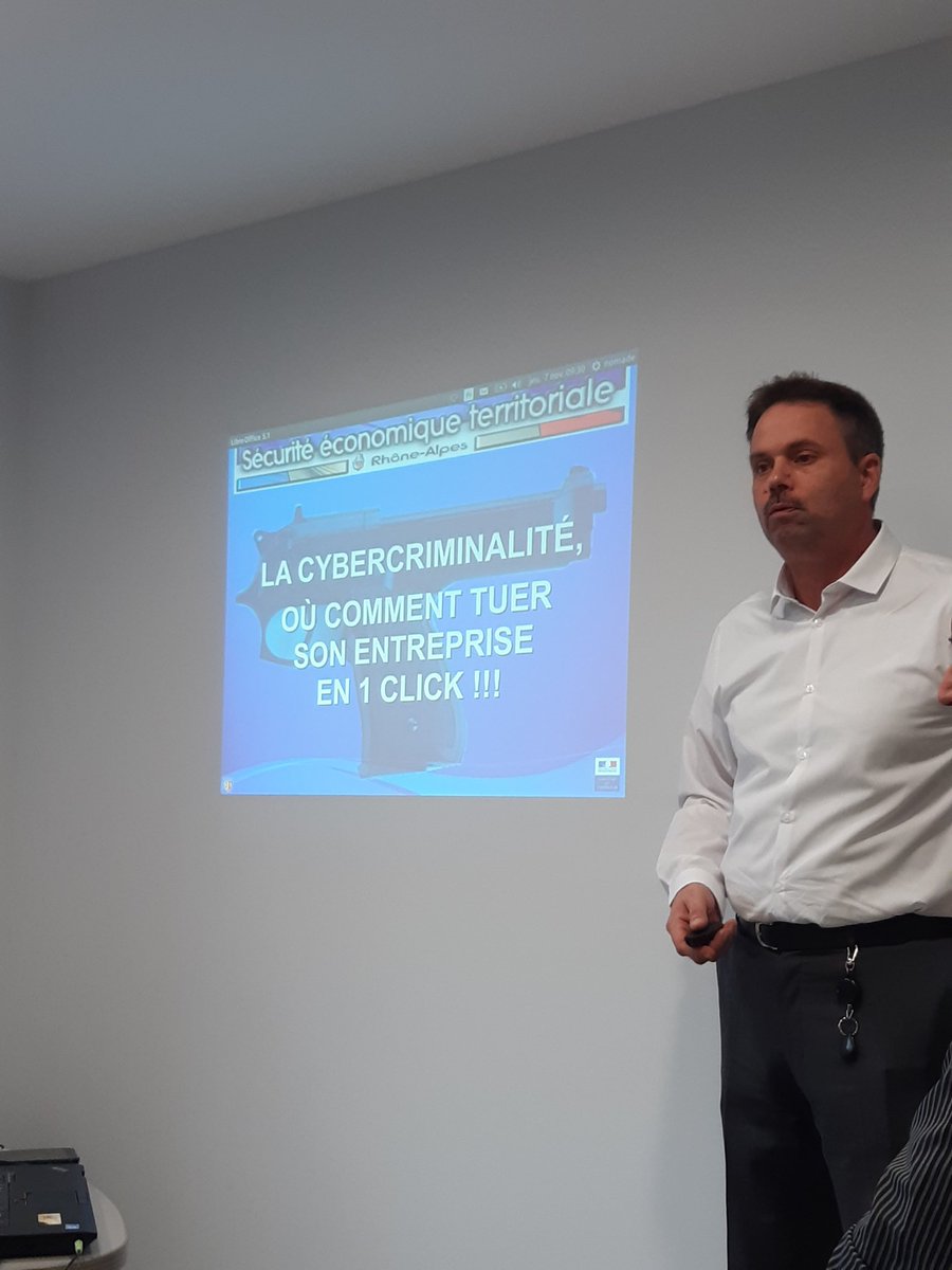 VIALJM's tweet photo. Réunion sur le thème de la cybercriminalité organisée ce jour à l'agence de Vienne par Thierry et Laurie JACQUET . Le maréchal des logis chef Eric POZZI est intervenu auprès des professionnels présents pour les sensibiliser à  ce risque qui peut mettre en péril leur entreprise. https://t.co/DpmoJBSTUk